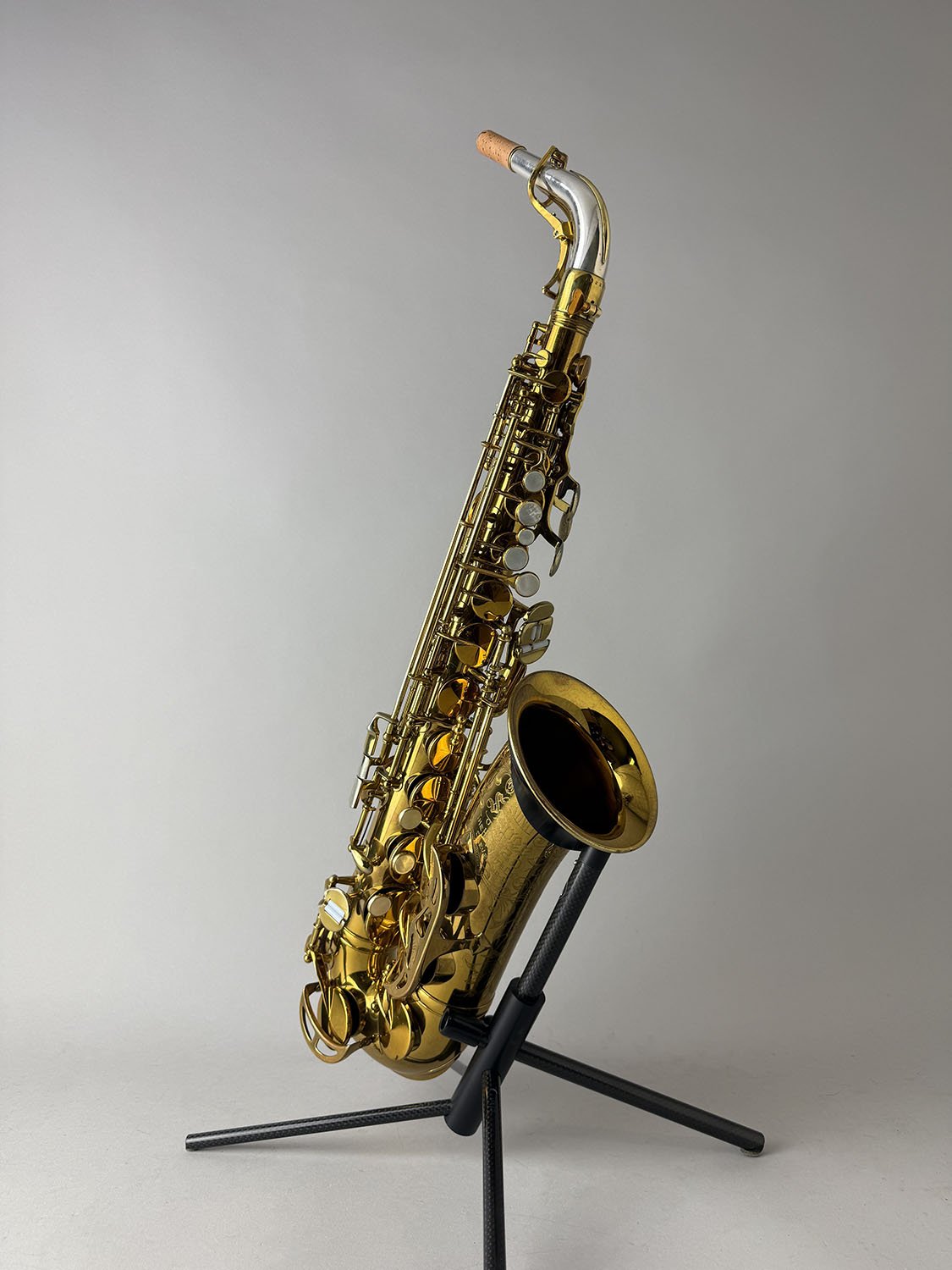 King-Super-20-Brass-Bell-Alto_352xxx_BarnardRepair_02.jpeg