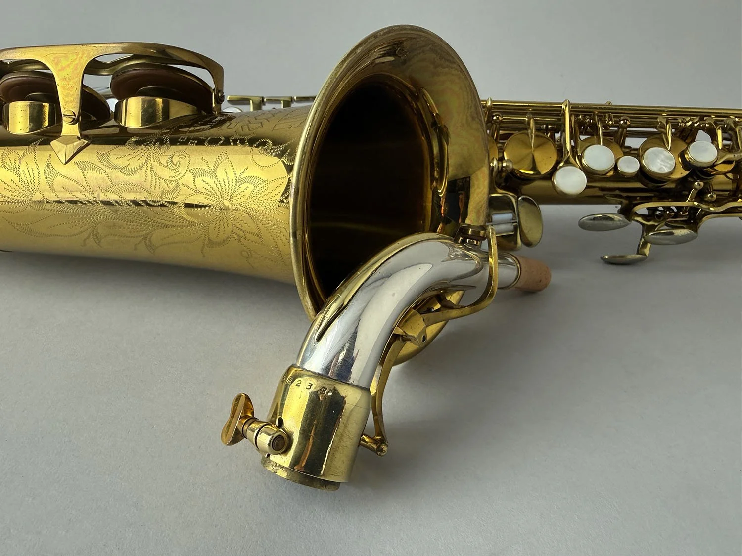 King-Super-20-Brass-Bell-Alto_352xxx_BarnardRepair_25.jpeg