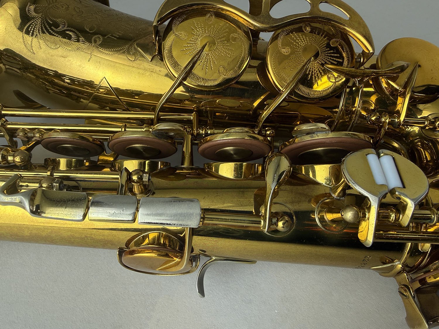 King-Super-20-Brass-Bell-Alto_352xxx_BarnardRepair_12.jpeg