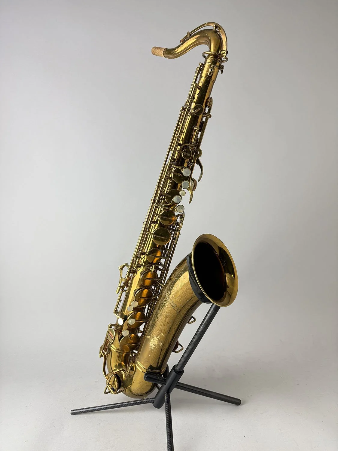 Buescher-Aristocrat-Tenor_284xxx_BarnardRepair_02.jpeg