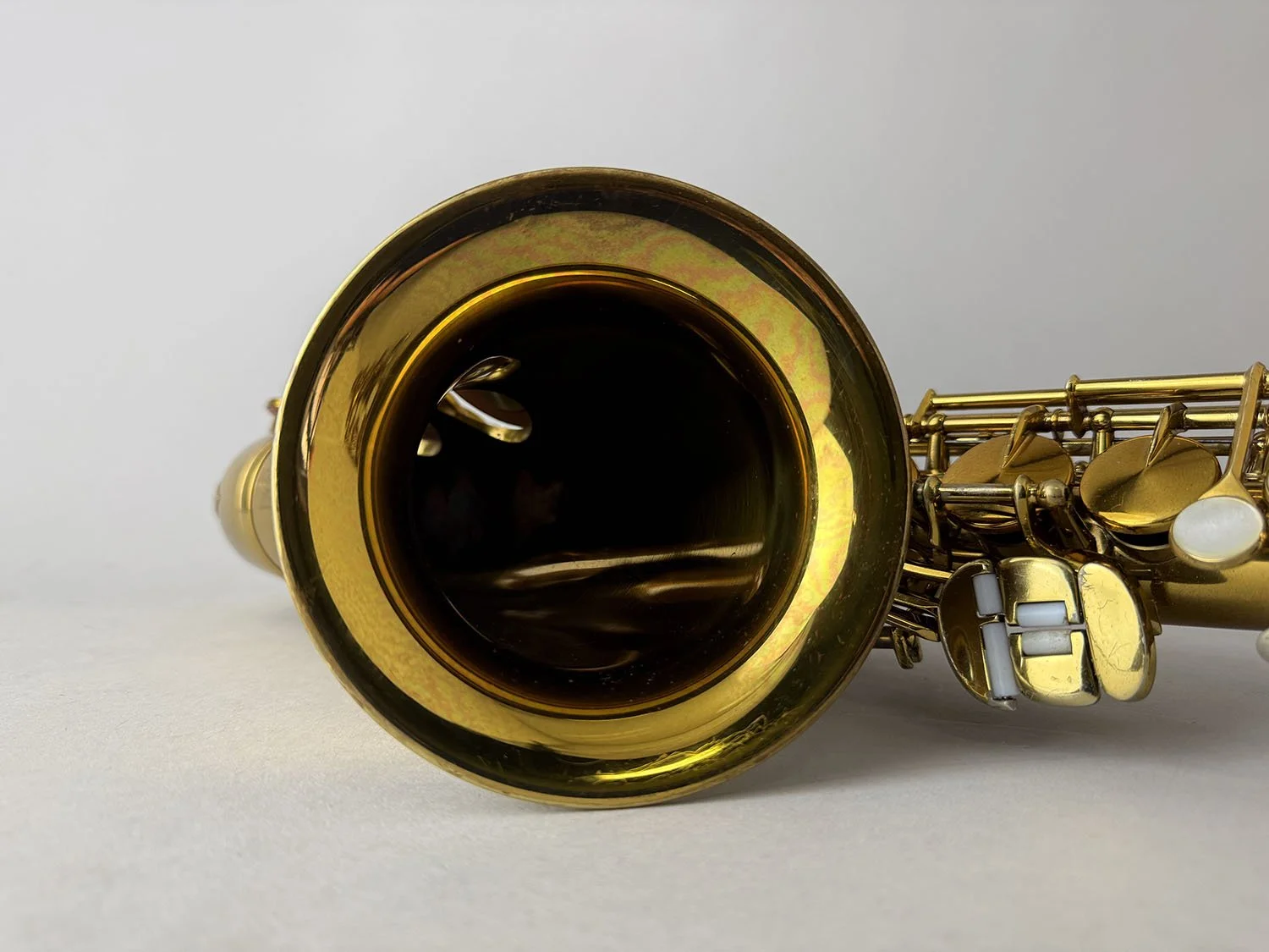 King-Super-20-Brass-Bell-Alto_352xxx_BarnardRepair_16.jpeg