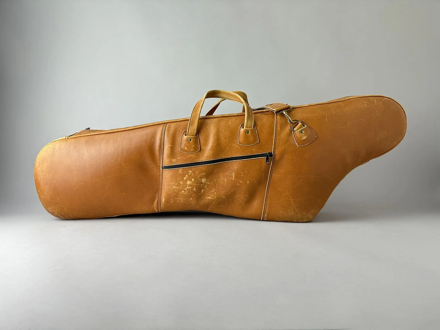 Reunion-Blues-Brown-Leather-Low-A-Bari-Gig-Bag_BarnardRepair_01.jpeg
