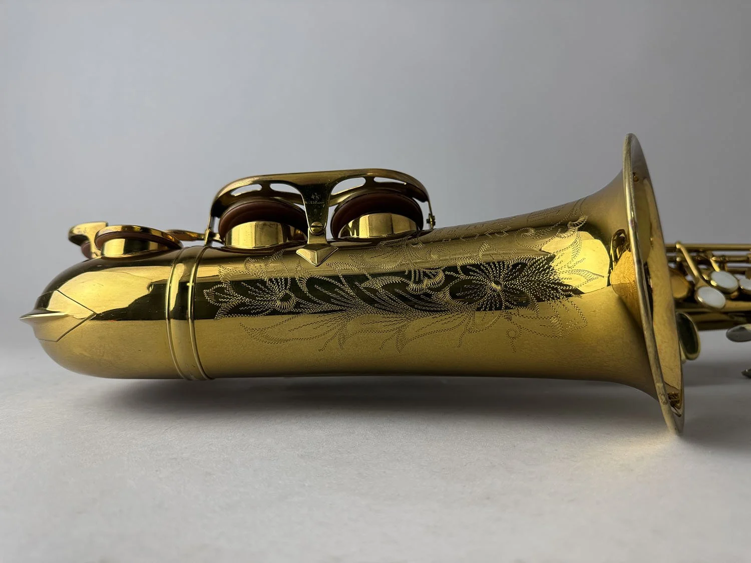 King-Super-20-Brass-Bell-Alto_352xxx_BarnardRepair_15.jpeg