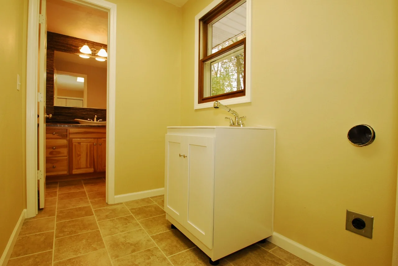 Carpenter Laundry Room - After