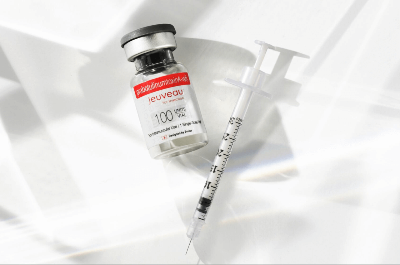 66e7b434628d6420450a8ef1_jeuveau-vial-and-syringe.png