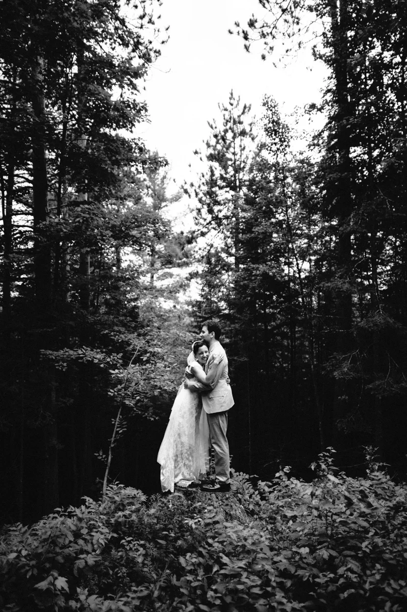 032_0237_Brooke&Jon_BW_SS_NOWM.jpg