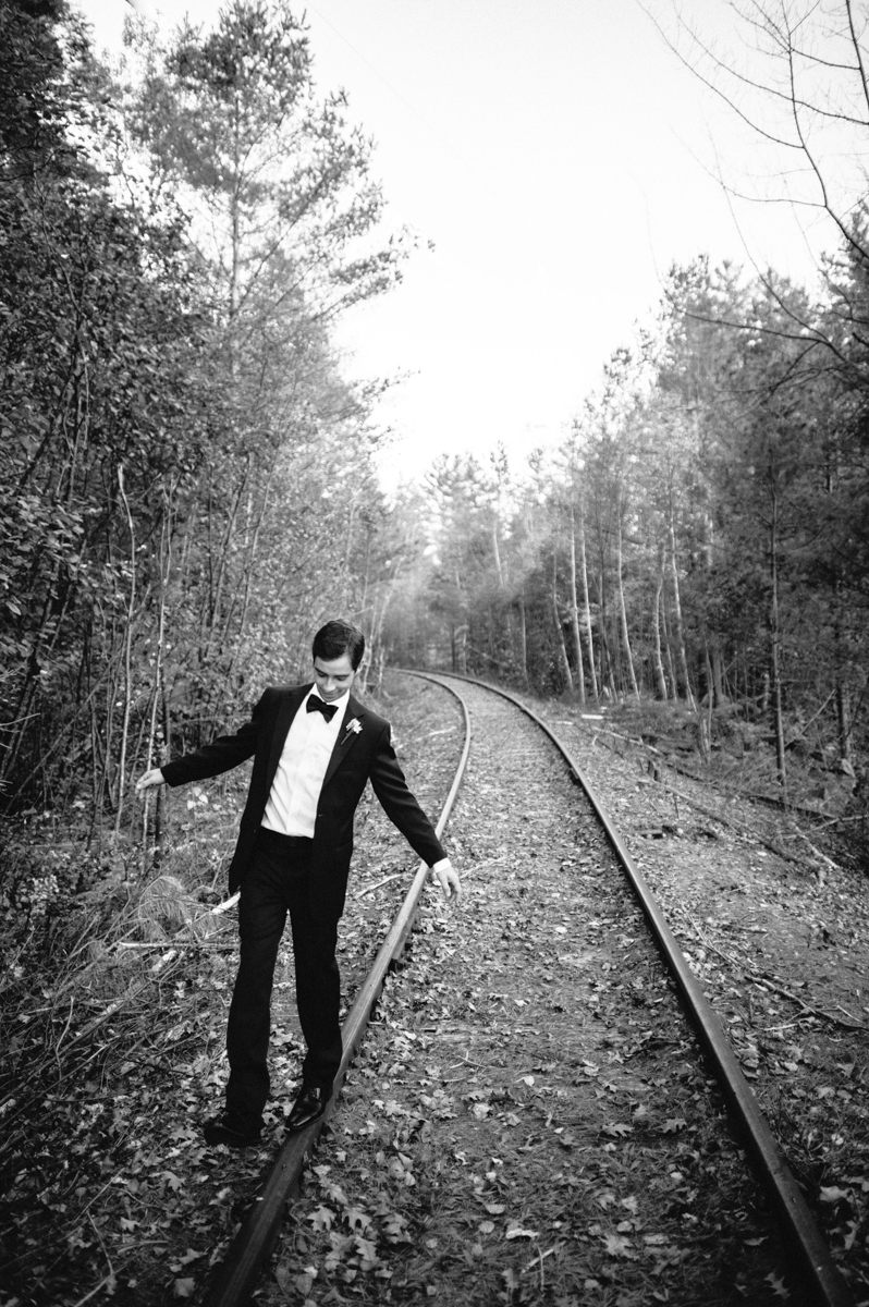 048_0309_Ali&Ryan_JBM_BW_SS_NOWM.jpg
