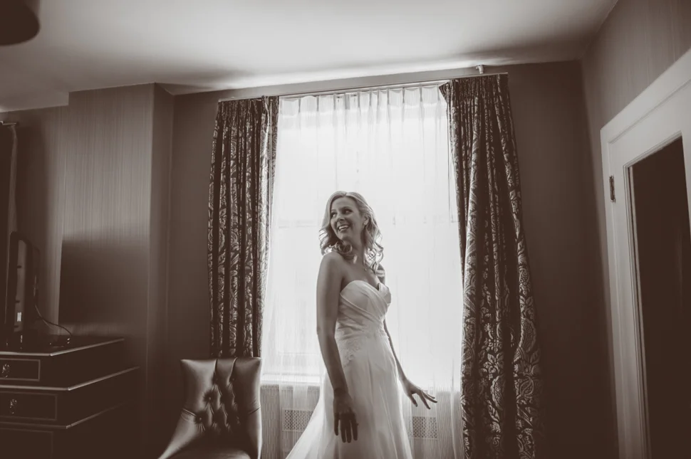 011_0052_Lindsey&Oliver_JBM_BW_SS_NOWM.jpg