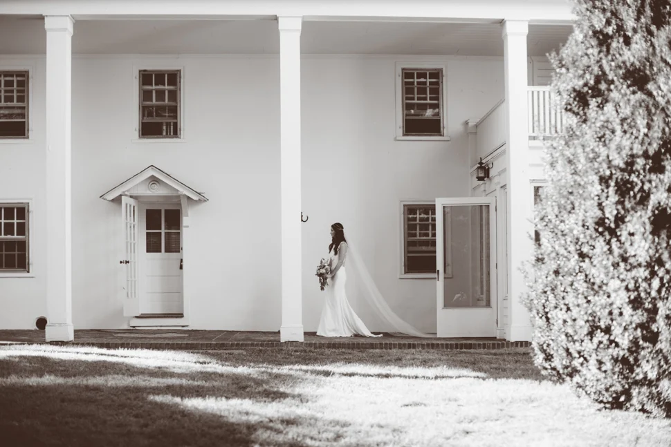 077_0292_Katie&Tim_JBM_BW_SS_NOWM.jpg