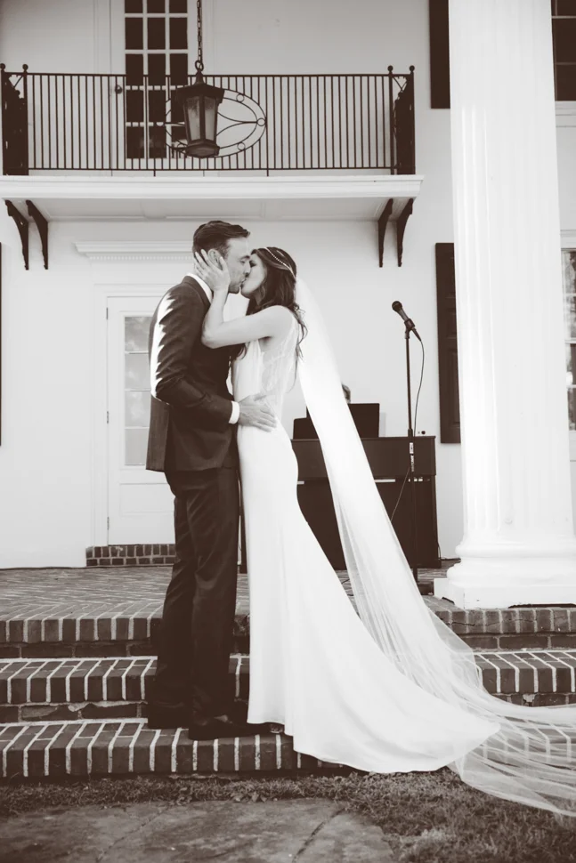 111_0384_Katie&Tim_JBM_BW_SS_NOWM.jpg