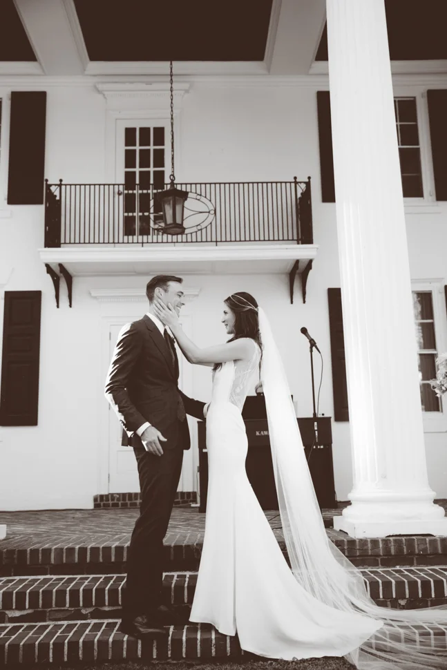 112_0385_Katie&Tim_JBM_BW_SS_NOWM.jpg
