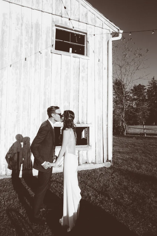 141_0469_Katie&Tim_JBM_BW_SS_NOWM.jpg