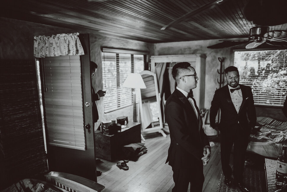 0013_0052_LWCO_20190608_Victoria+Jon_BW_WEB.jpg