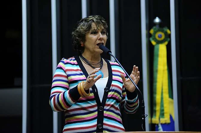 Projeto anistia servidores do Executivo que aderiram à greve em 2012