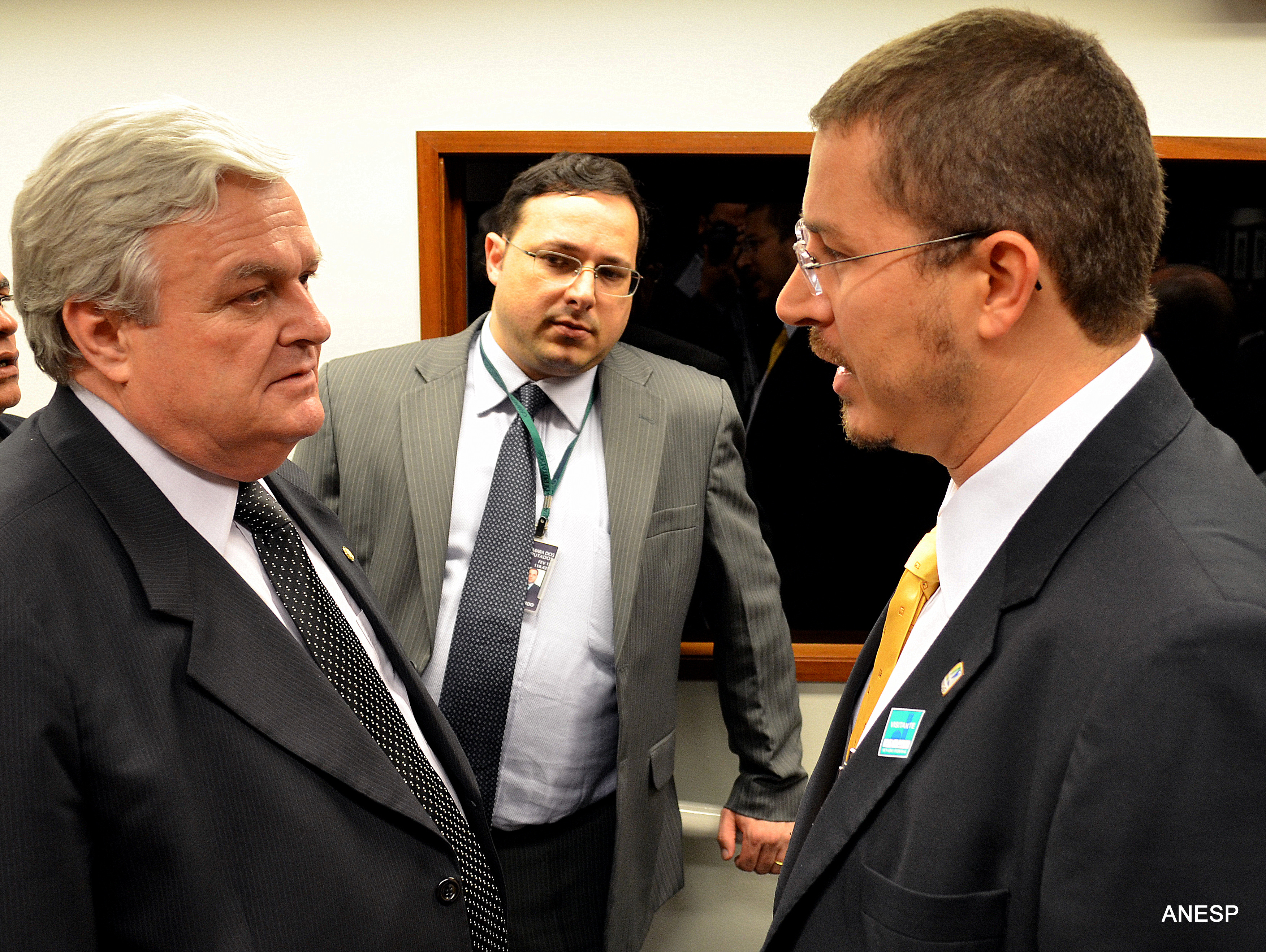 Falecimento de senador suspende deliberações sobre PECs 443 e 147