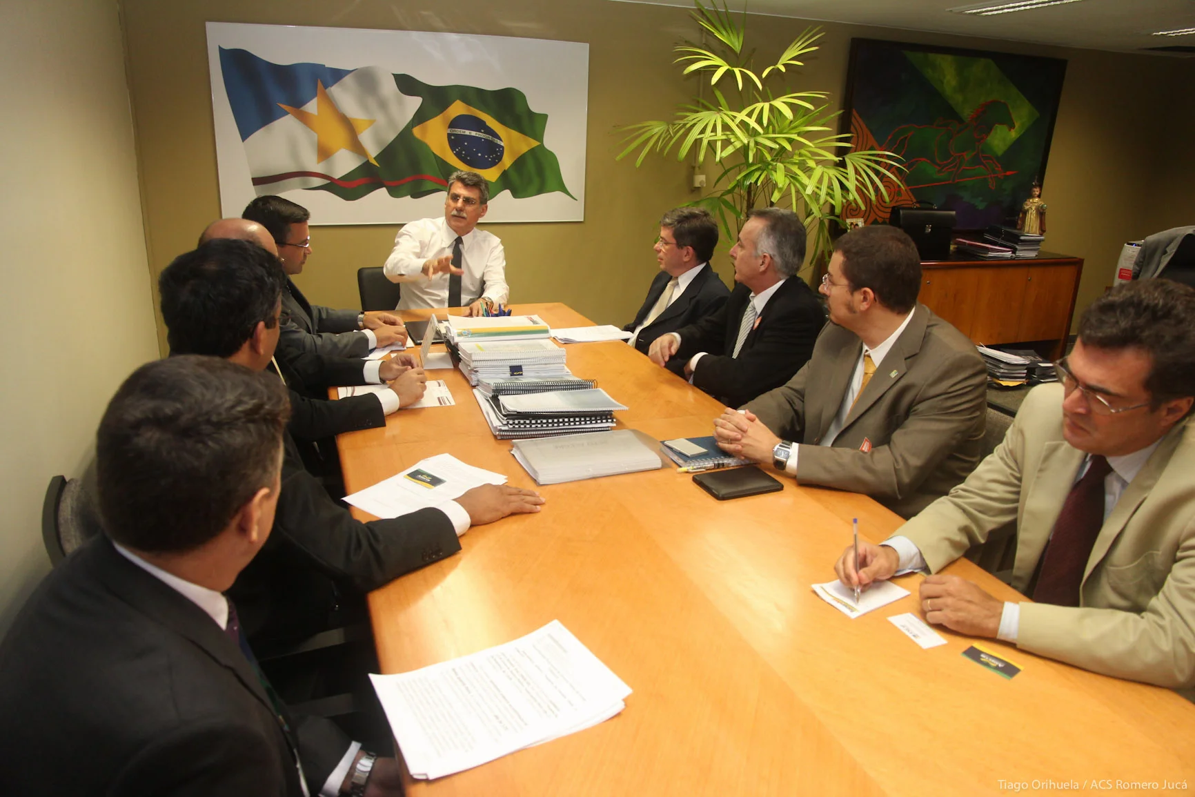 Senador Romero Jucá em reunião com membros do Fonacate. Foto: Tiago Orihuela / Senado