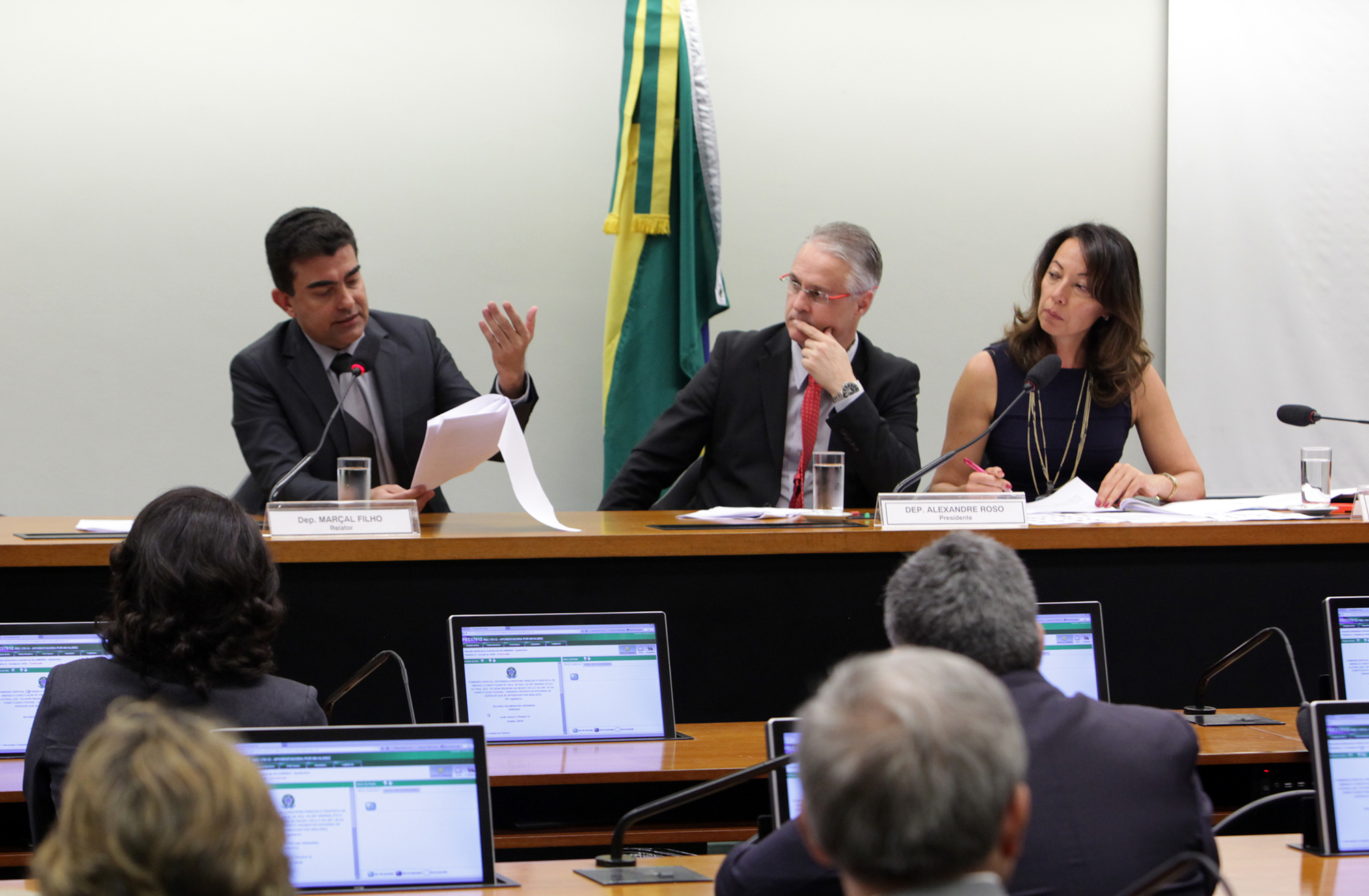 Deputado Marçal Filho (E) teve o parecer aprovado pela comissão especial da PEC 170 Foto: Antonio Araújo / Câmara dos Deputados