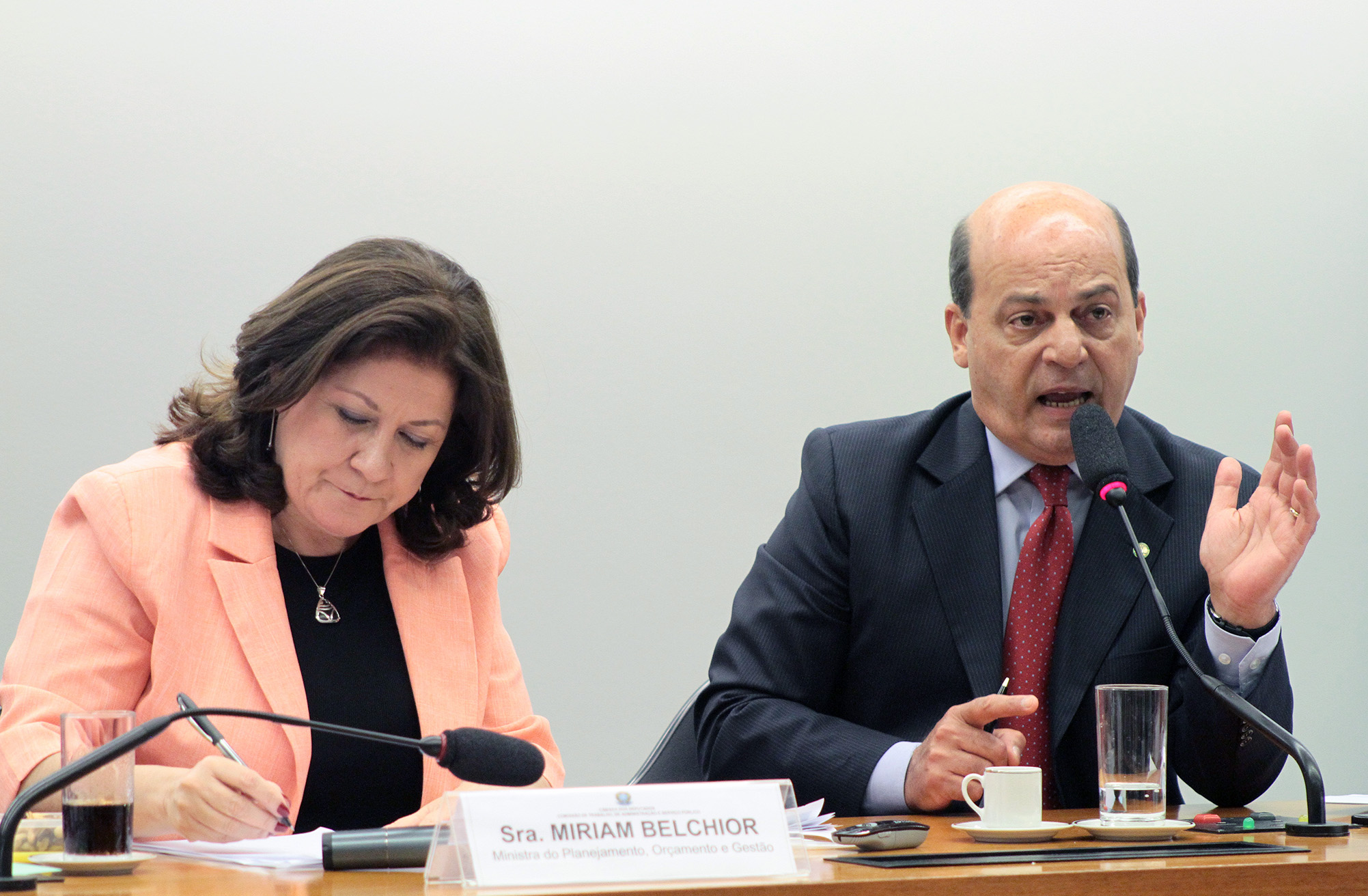 Miriam Belchior - Ministra do MPOG / Dep. Roberto Santiago Foto: Viola Jr. - Câmara dos Deputados
