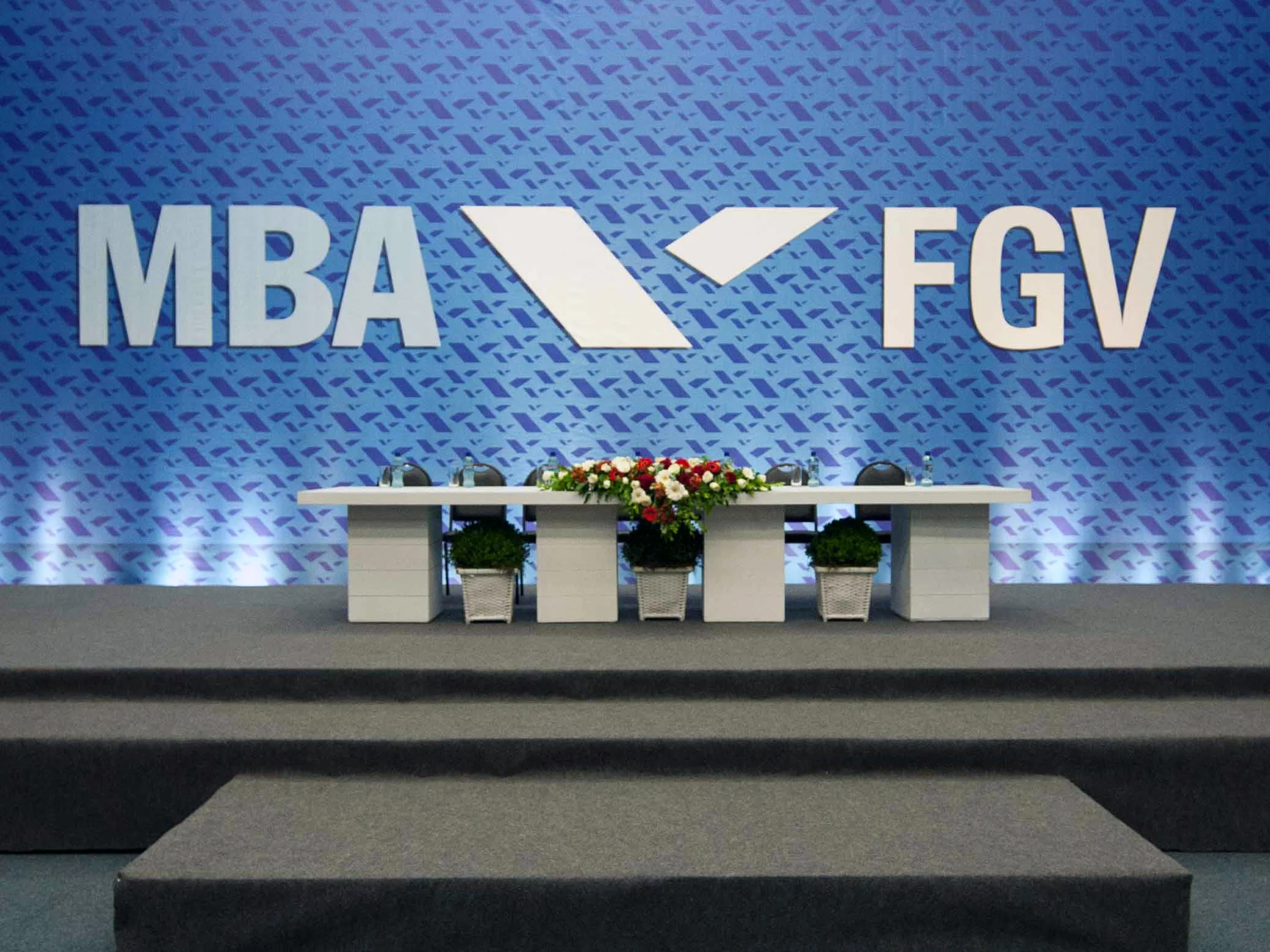 Convênios: Aulas de pós-graduação da FGV começam neste mês