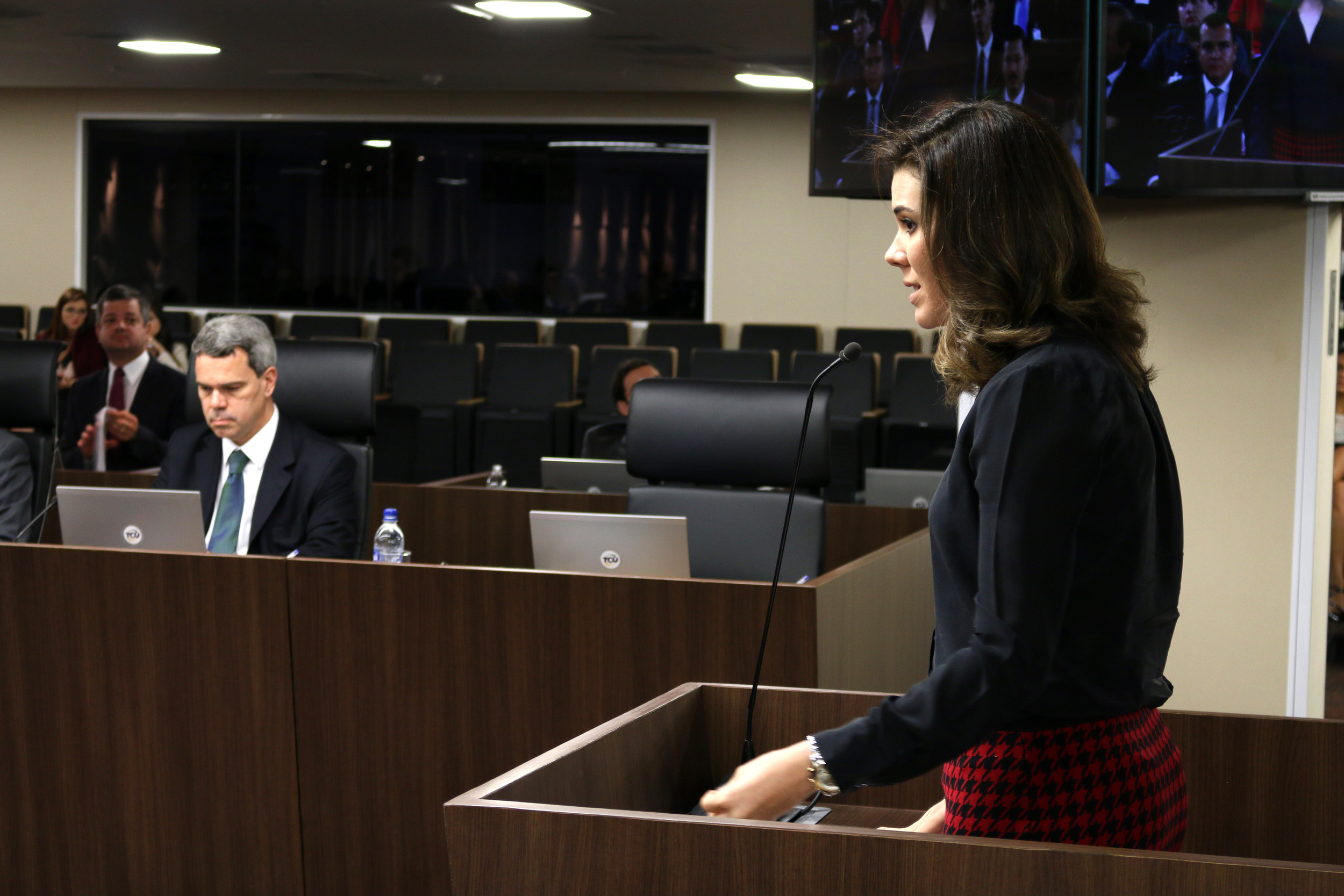  A advogada Julia Pauro em sustentação oral. Foto: Filipe Calmon / ANESP 