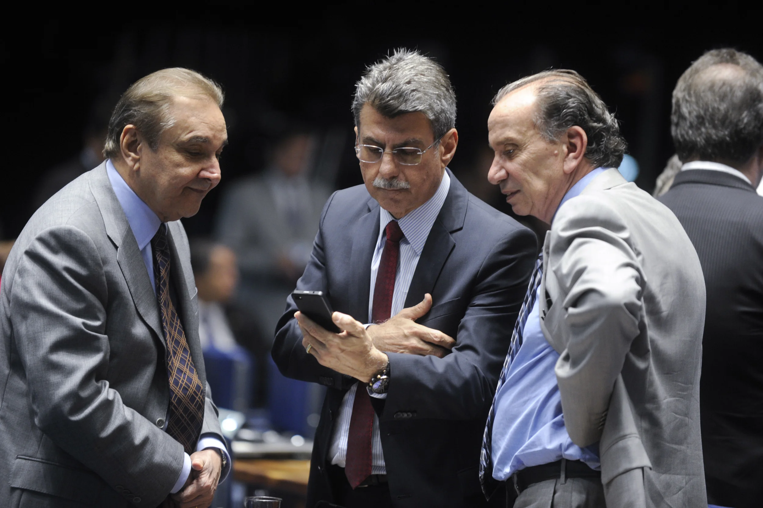 Comissão aprova relatório sobre direito de greve do servidor público