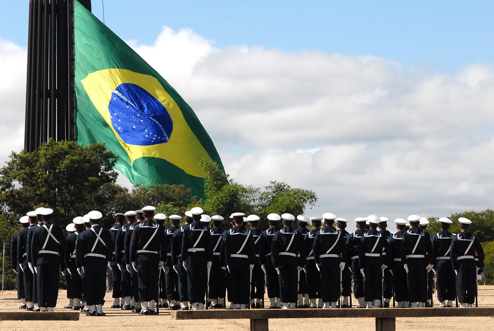Portaria estabelece nove feriados e sete pontos facultativos no serviço público federal em 2015