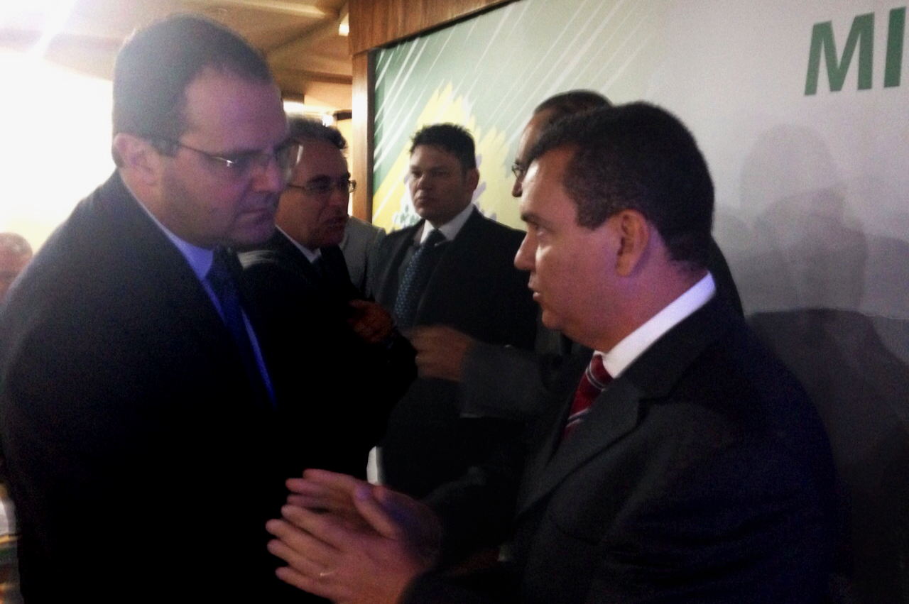 Ministro Nelson Barbosa ouve o Presidente da ANESP, João Aurélio. Foto: Celular