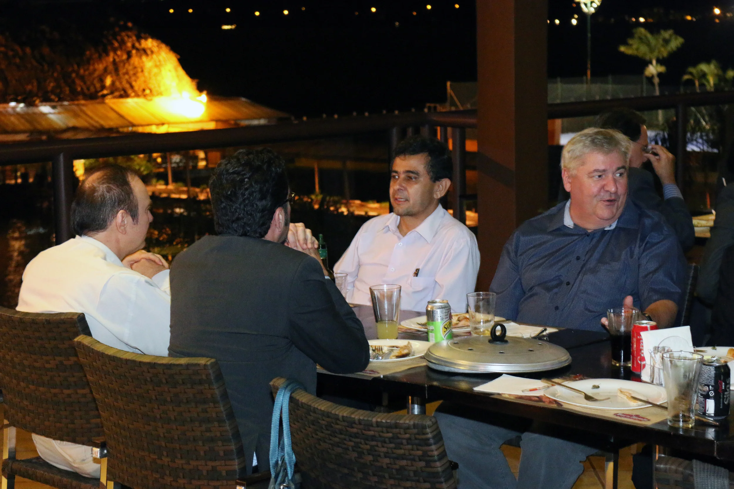 11ResPvblica - Happy Hour.jpg