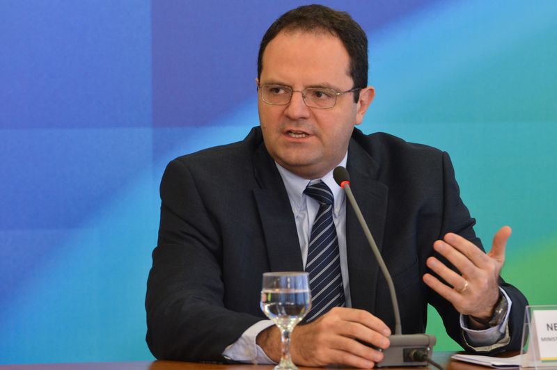 Governo anuncia corte de dez ministérios