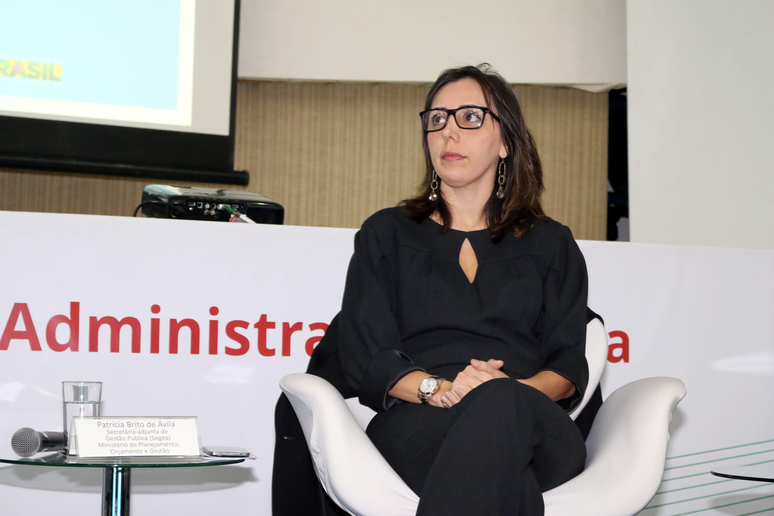 Patrícia Ávila, Secretária Adjunta de Gestão Pública.