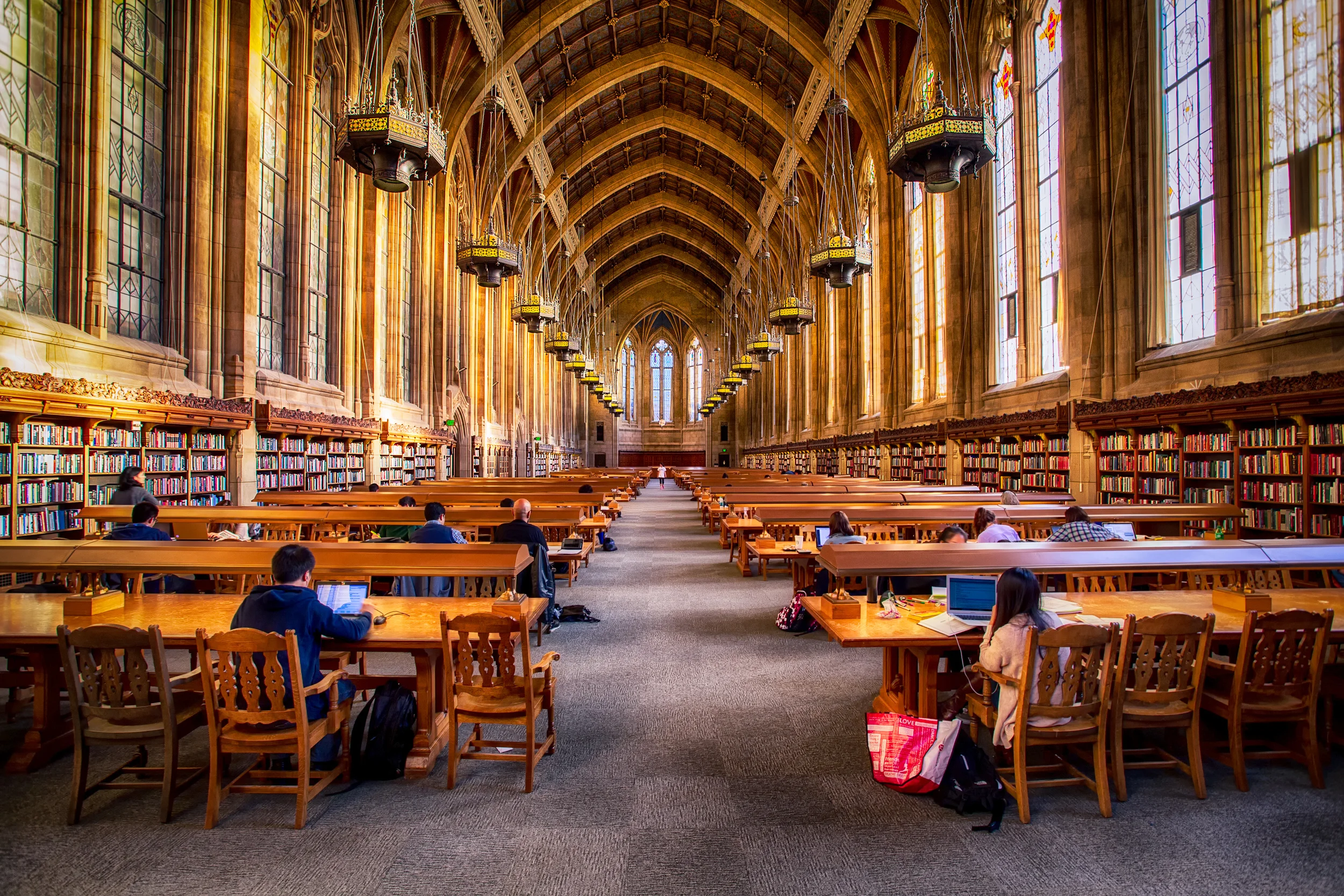 Biblioteca Suzzallo, da Universidade de Washington . Foto: Michael Matti