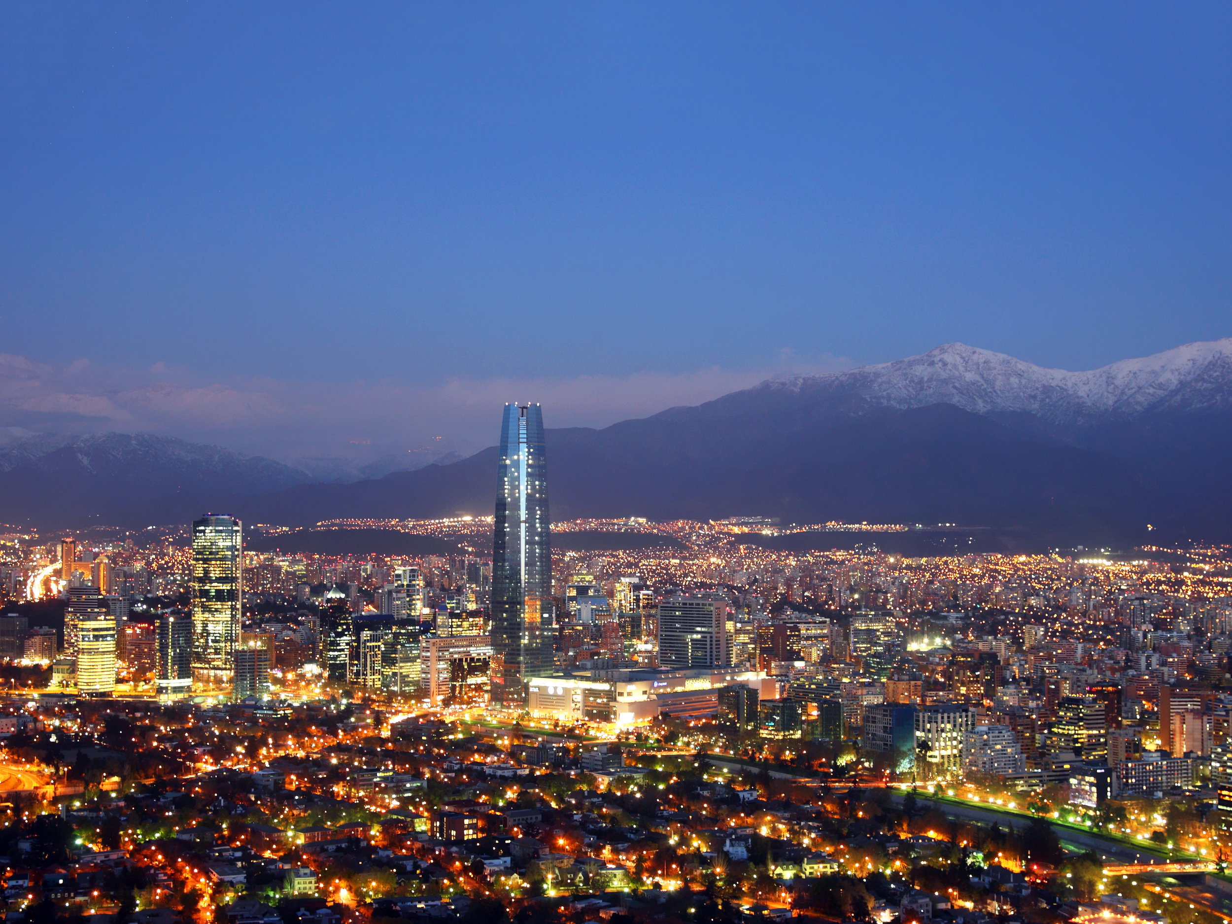 Santiago noturna. Foto: Chile