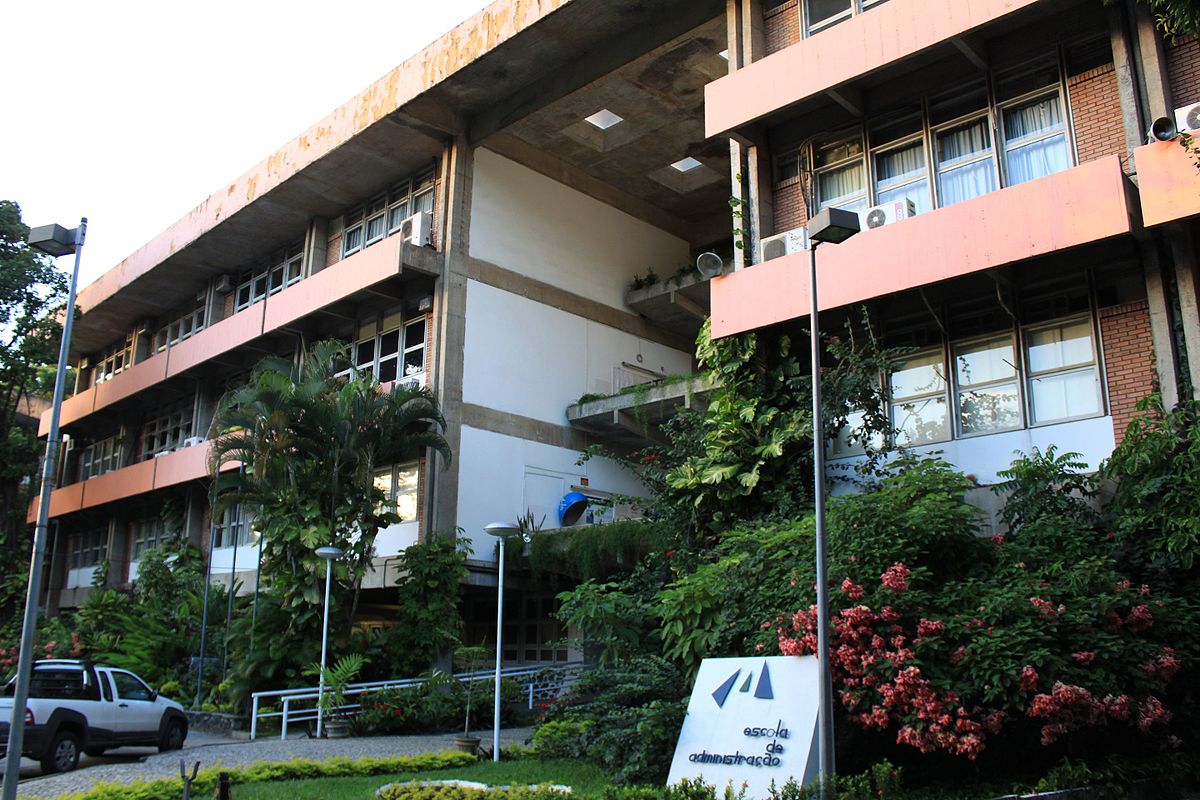 Escola_de_Administração_da_UFBA_(18427339799).jpg
