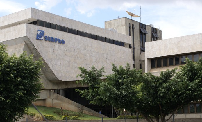 Consignações nos contracheques dos servidores federais são executadas pelo Serpro, mediante convênio com Ministério da Economia