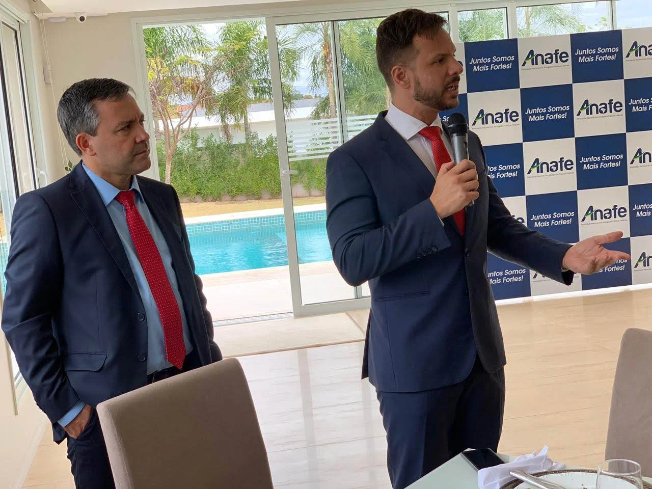 O Deputado Federal Professor Israel foi um dos participantes da reunião.