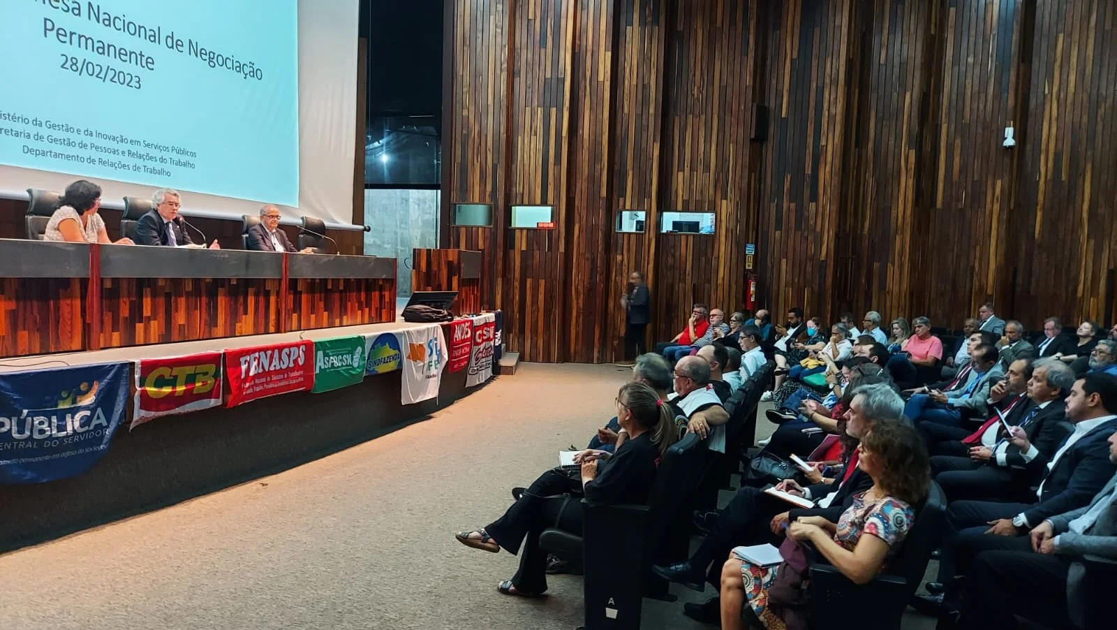 2ª rodada da Mesa de Negociação analisa contraproposta das entidades; novo percentual deve ser apresentado