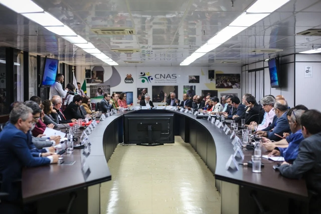 Com ANESP, bancada sindical mantém negociação com governo na MNNP