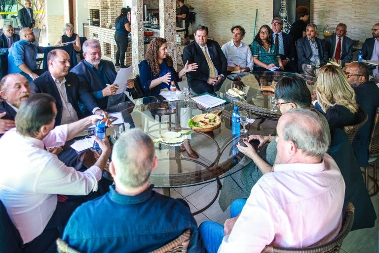 Centrais sindicais reúnem-se com ministros e levam preocupação com a Reforma Administrativa