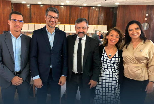 ANEINFRA e Fonacate homenageiam ex-presidenta Elizabeth Hernandes