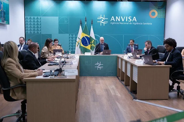 Anvisa regulamenta produção de cannabis medicinal; agência é presidida por EPPGG