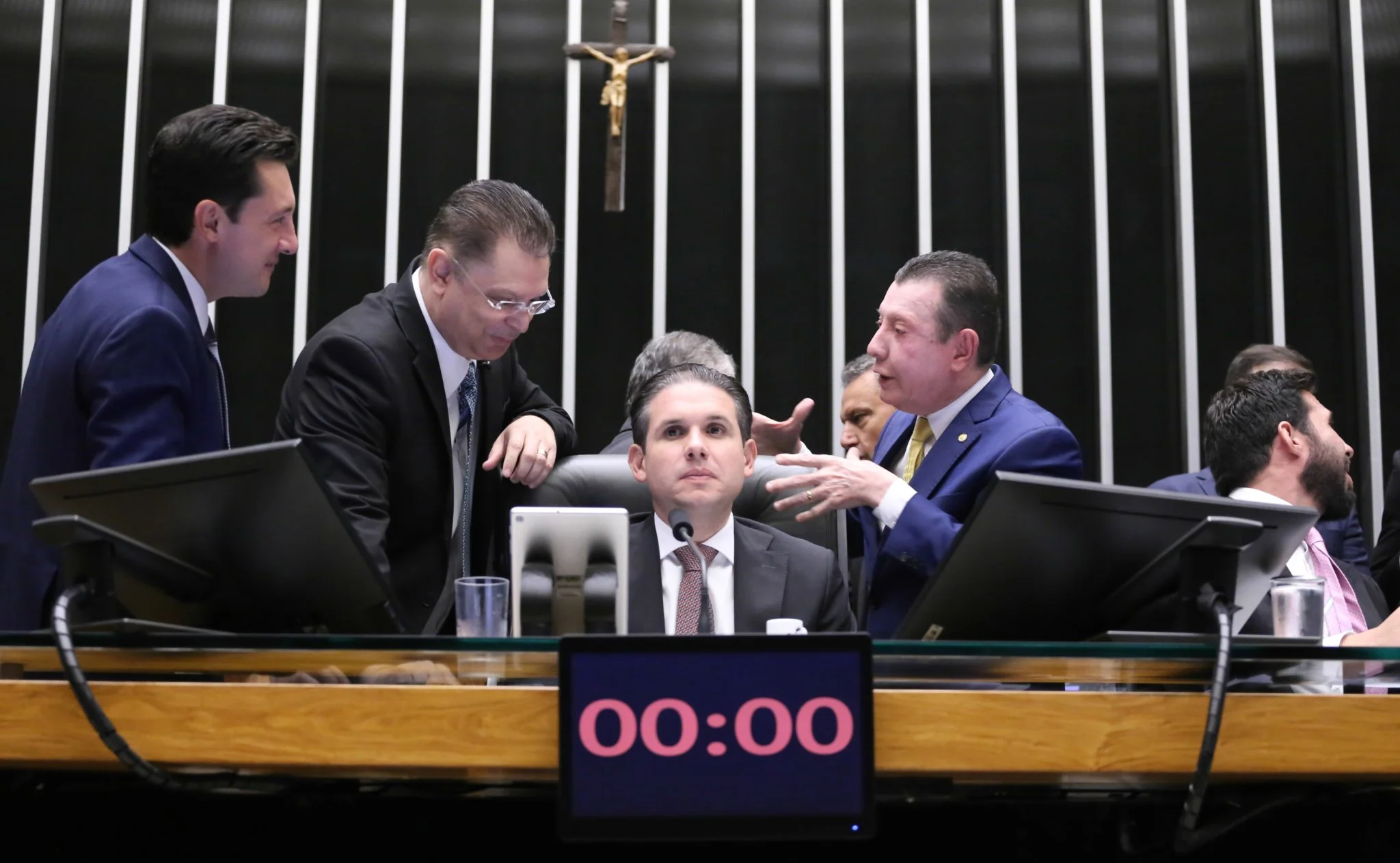 “Não existe reforma administrativa crível que não comece pelo topo do Estado”, afirma EPPGG no JOTA