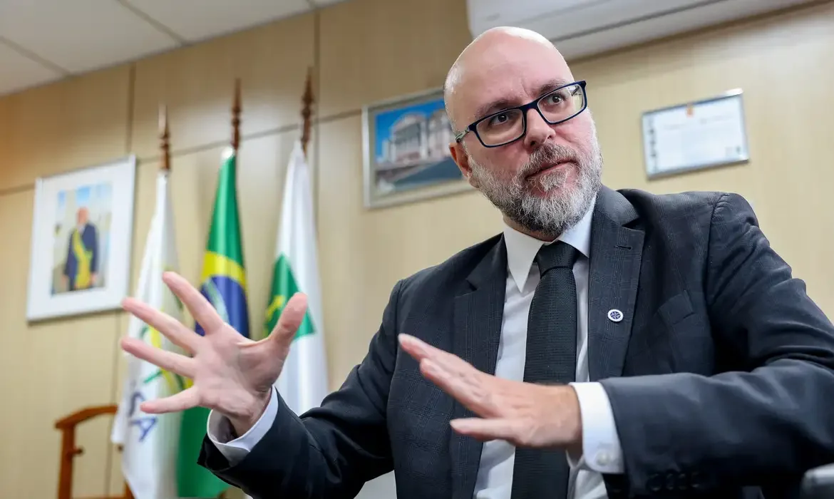 EPPGG Leandro Safatle é indicado para a presidência da ANVISA