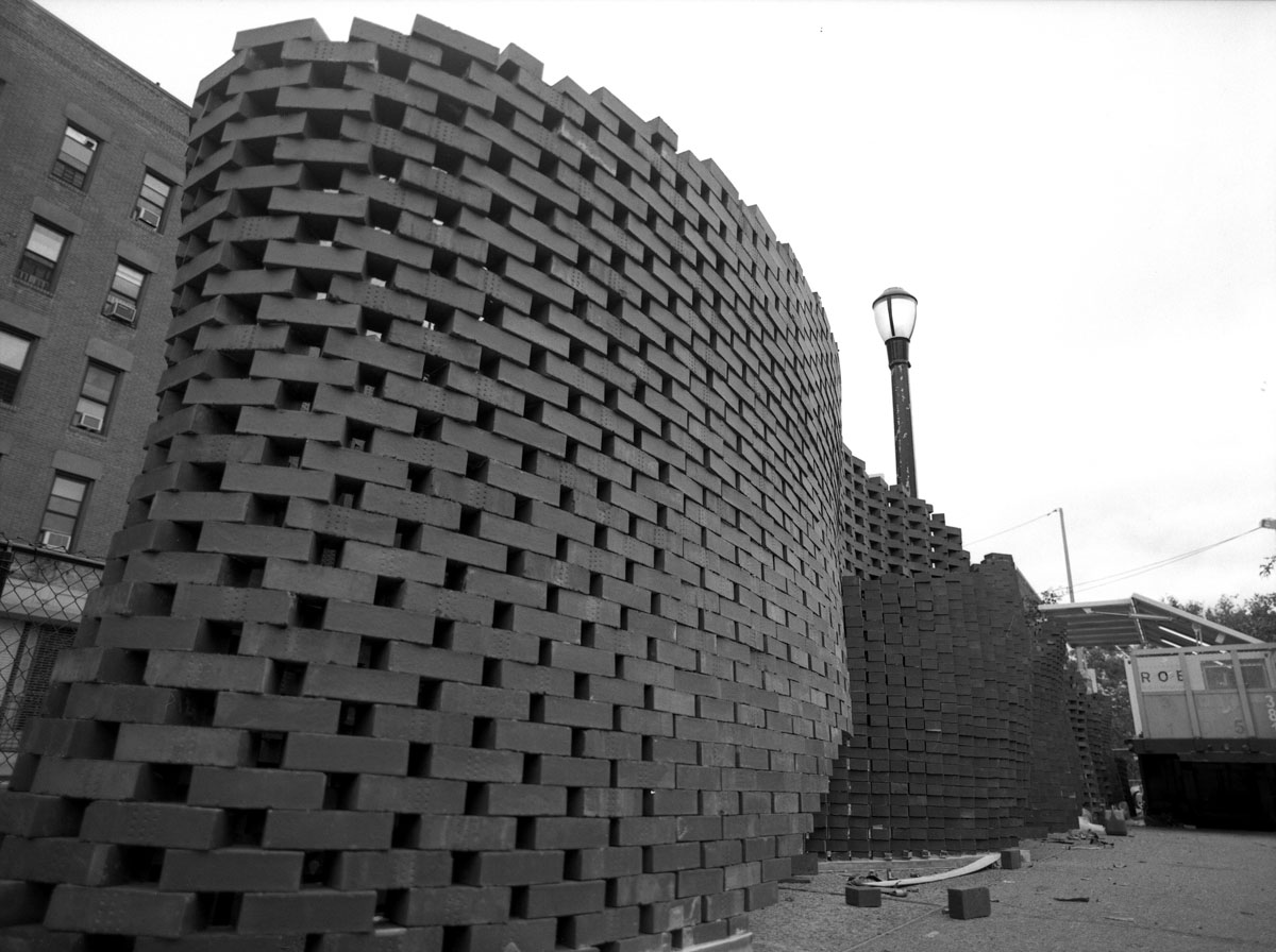 bw-robotically-made-brick-w.jpg