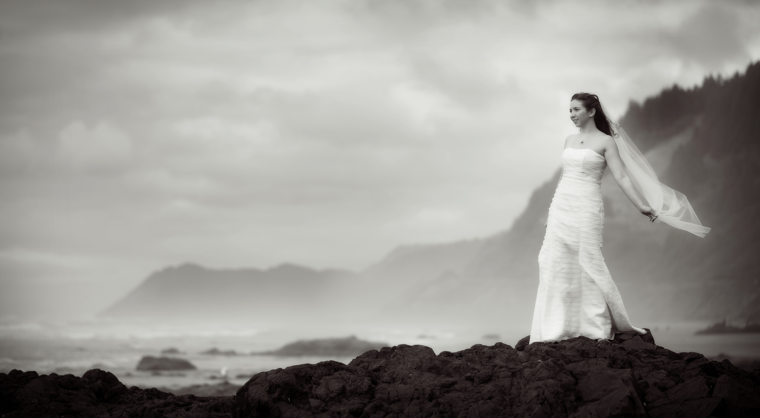 Cape_Perpetua_Bridal_Portraits002.jpg