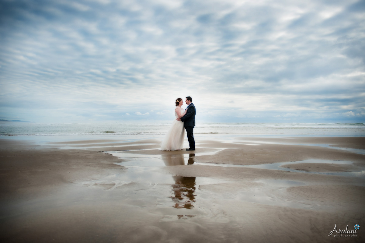 Happily Ever After: Megan & Max's Oregon Coast Elopement - Aralani ...