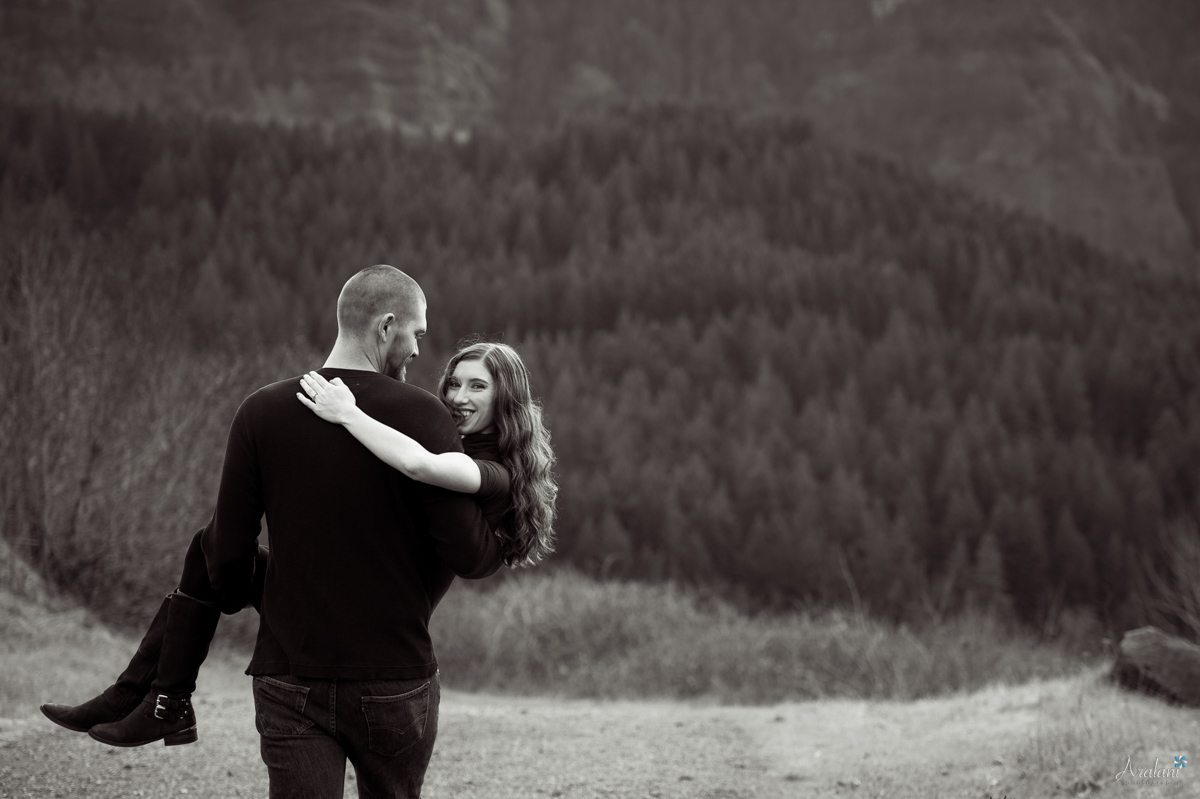Columbia_River_Gorge_Engagement_Session008.jpg
