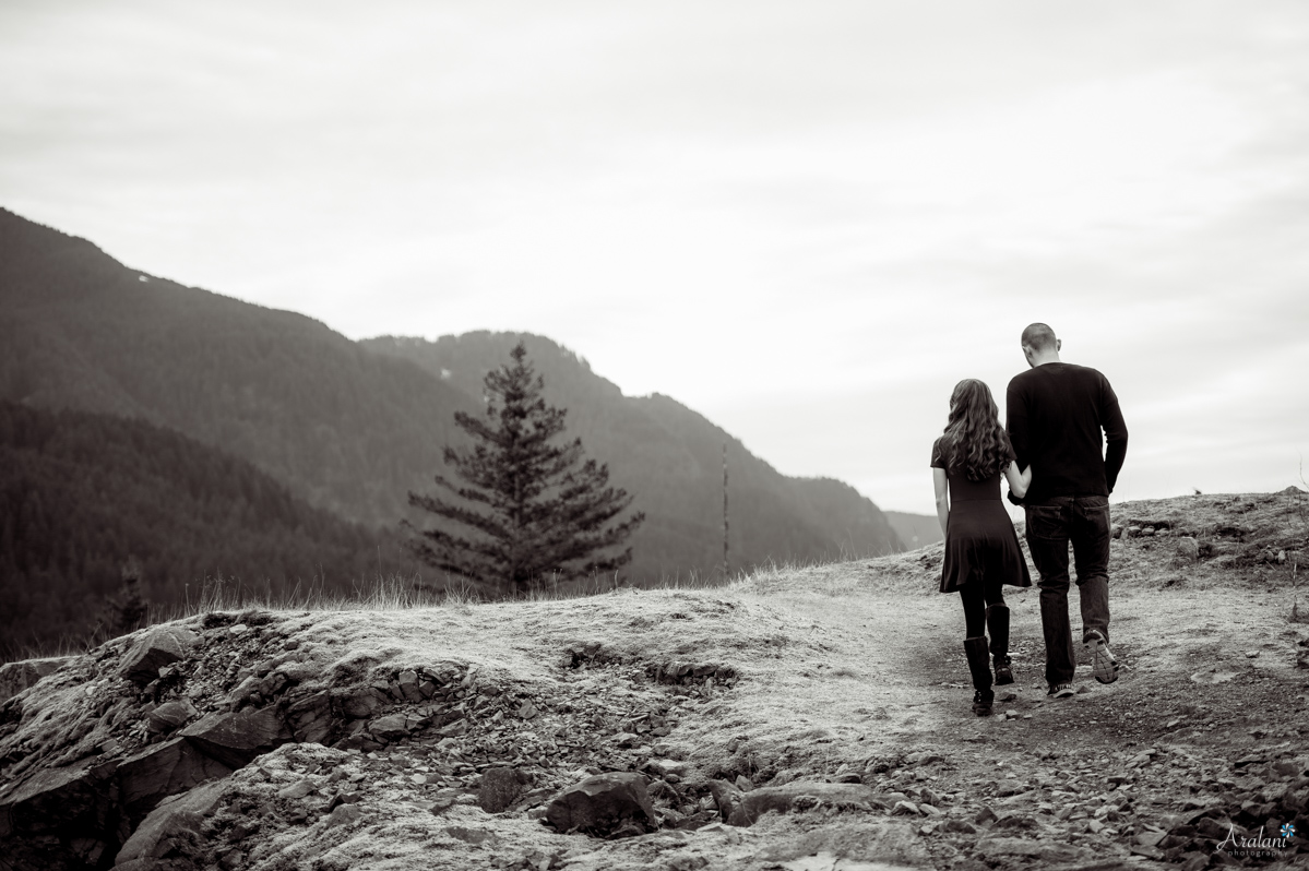 Columbia_River_Gorge_Engagement_Session022.jpg