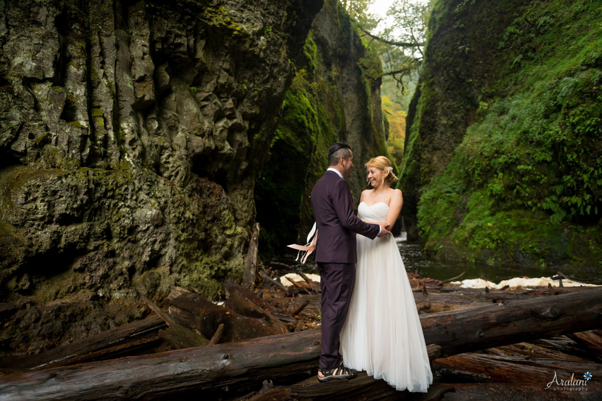 Oneonta_Gorge_Elopement009.jpg