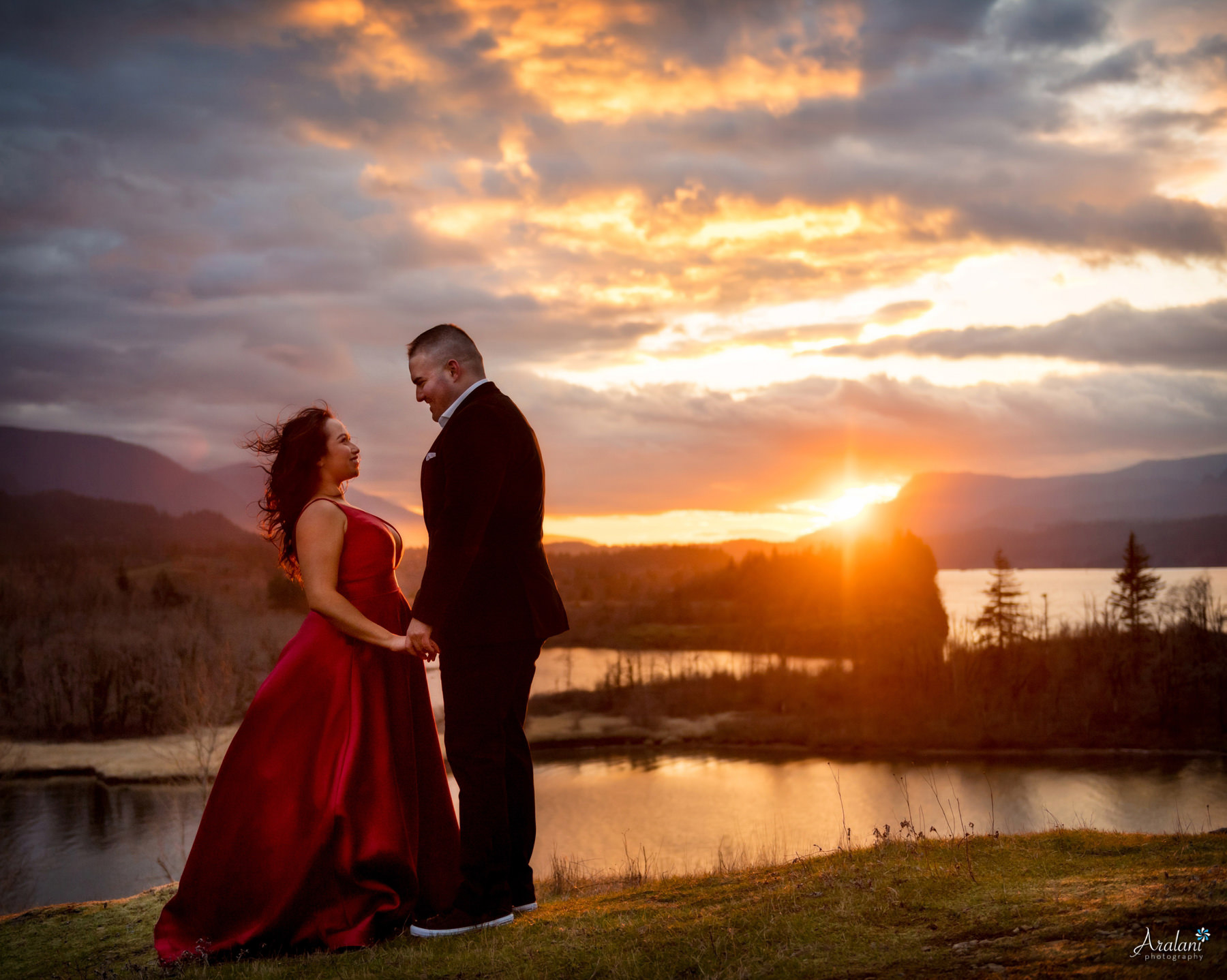 Columbia_River_Gorge_Sunset_Engagement0012.jpg