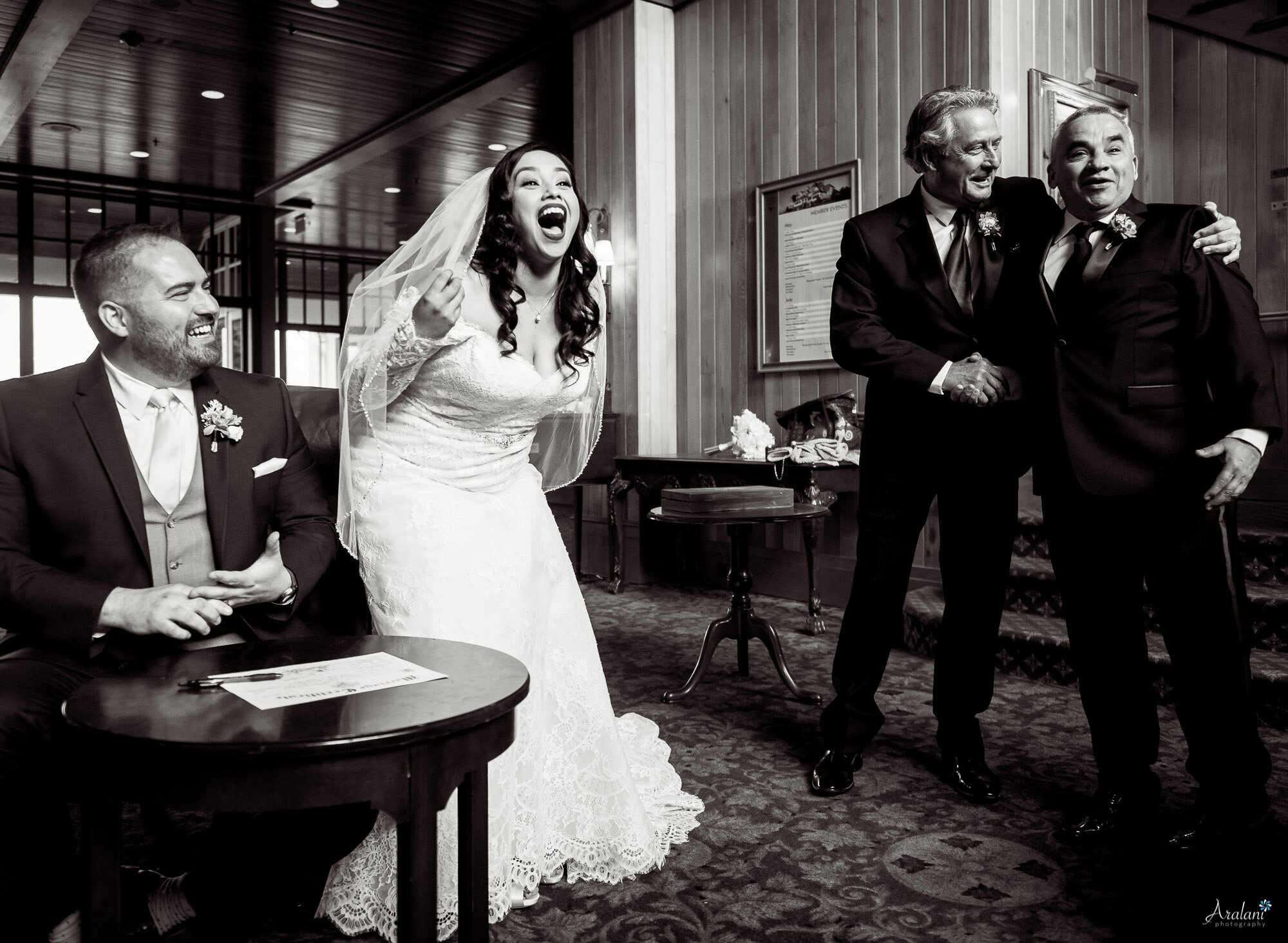 Jennifer-Sebastian-001-Oregon-Golf-Club-Wedding-Photographer-Aralani-Photography-Jen_Seabass_W0275.jpg